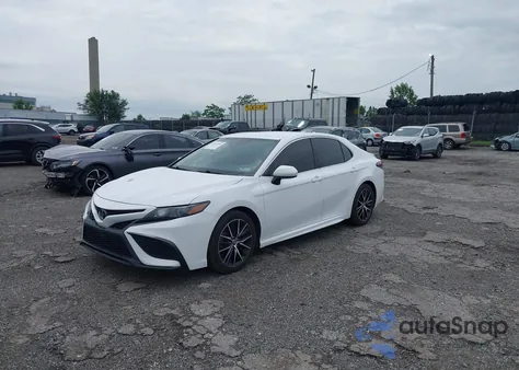 2021 Toyota Camry Se/Se Night Shade z USA, uszkodzony, nr VIN 4T1G11AK6MU516035